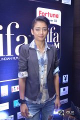 Akshara Hassan At IIFA Utsavam Awards 2017